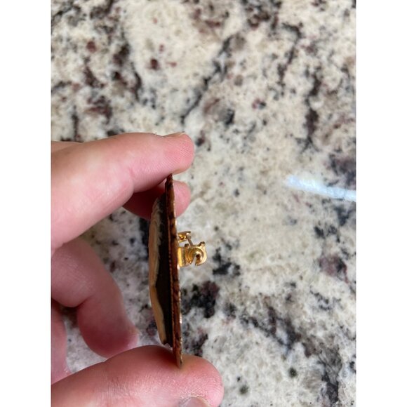 Vintage Cameo Brooch Gold Tone Oval Lady Portrait Pin Victorian Revival Style - Picture 6 of 6